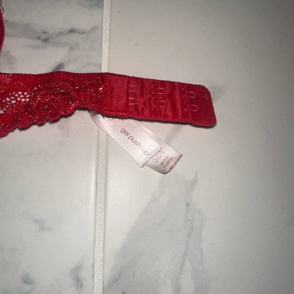 Gilligan & O'Malley Vibrant Red Lace Push-Up Bra - Picture 3 of 4